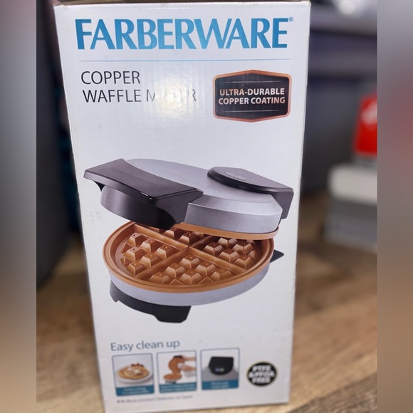 FARBERWARE COPPER WAFFLE MAKER - Picture 3 of 3